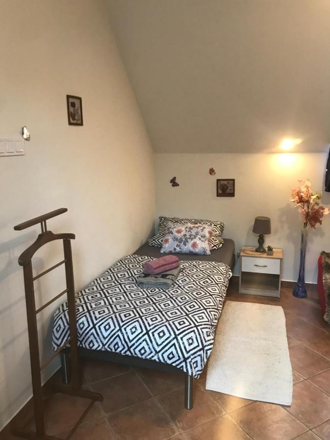 Erdey Apartman Barcs Bagian luar foto