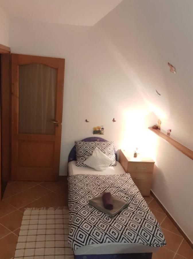 Erdey Apartman Barcs Bagian luar foto